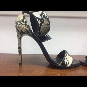 Today only sale!!!!! Saint Laurent snakeskin heels
